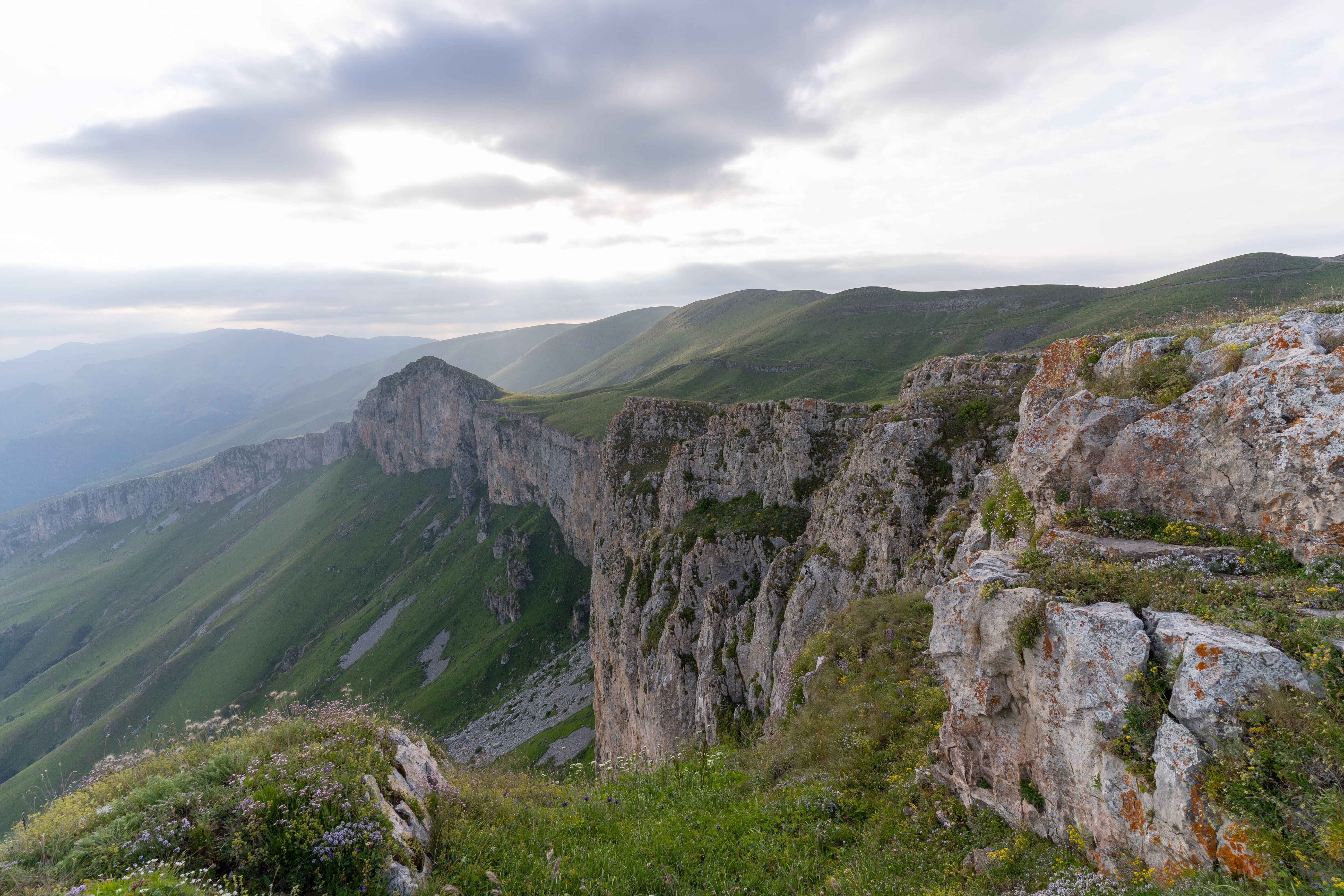 Դիլիջանի պահապան լեռնաշղթաները